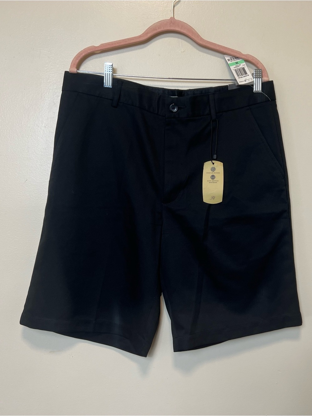 Greg Norman Collection Black Flat Front Men's Shorts. Size 34 Waist. NWT